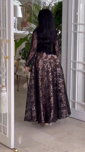 فستان صدر كريب استرتش وادانتيل مشجر قصه انيقه مميز...