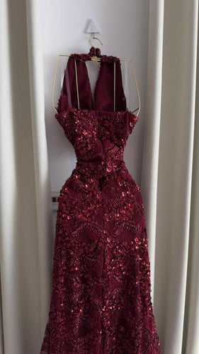 فستان سهره المزين بالتطريز