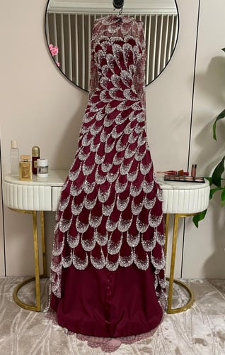 فستان سهره المزين بالكلفه المطرزه خرز ولول