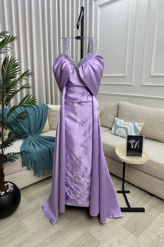 فستان ميكادو المزين بالتطريز اليدوي بشكل انيق ومتن...