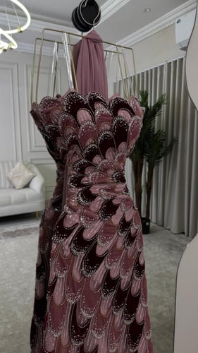 فستان سهره كلفه المزينه بالتطريز خرز