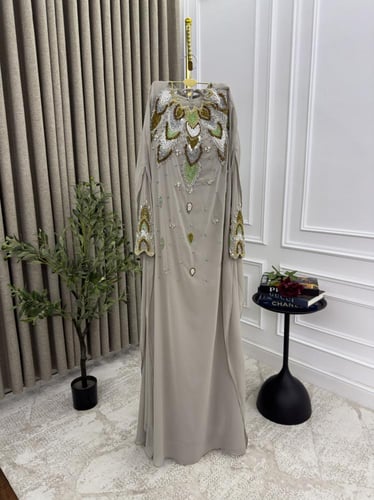 جلابيه فخمه شيفون جورجيت المزينه بالتطريز اليدوي