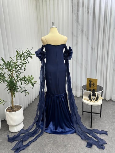 فستان باربي وتفته لمعه المزين بالتطريز اليدوي