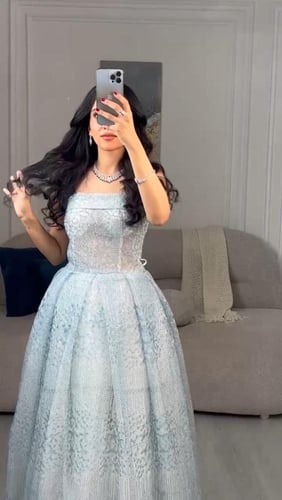 فستان تل المزين بالتطريز الكمبيوتر والفصوص بشكل مت...