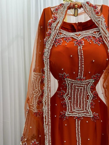 جلابيه سهره باربي المزين بالتطريز اليدوي الفخم بشت...