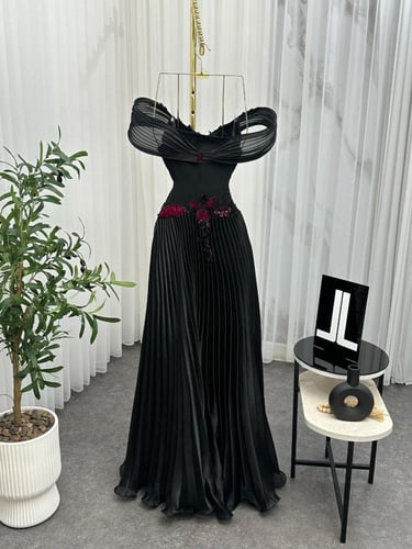 فستان باربي المزين بالكلفه المطرزه واورجنزا كسرات...