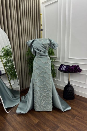 فستان سهره تل المزين بالتطريز ذيل ميكادو