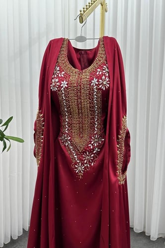 جلابيه تفته المزينه بالتطريز اليدوي الفخم على القم...