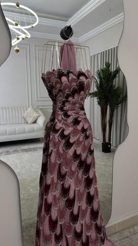 فستان سهره كلفه المزينه بالتطريز خرز