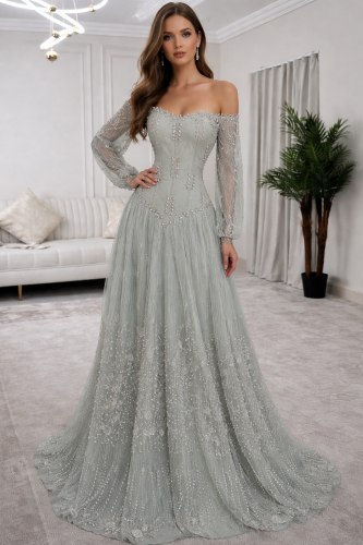 فستان سهره فخم المزين بالتطريز اليدوي بشكل انيق