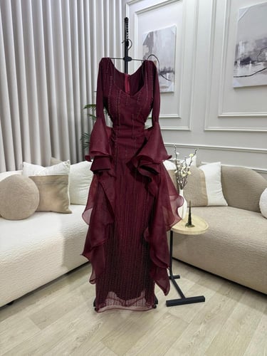 فستان سهره المزين بالتطريز خرز