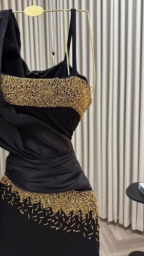 فستان سهره لكرا كريب وشانتون المزين بالتطريز اليدو...