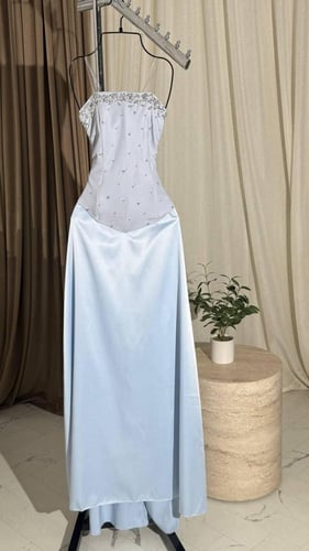 فستان باربي وتفته المزين بالتطريز اليدوي