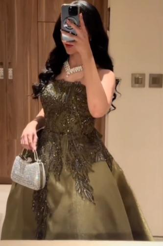 فستان سهره ميكادو المزين بالكلفه المطرزه