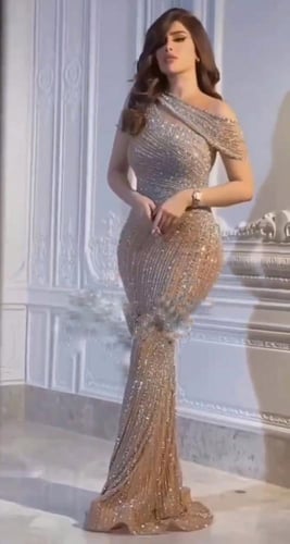 فستان سهره تل المزين بالخرز المشغول يدويا بعنايه