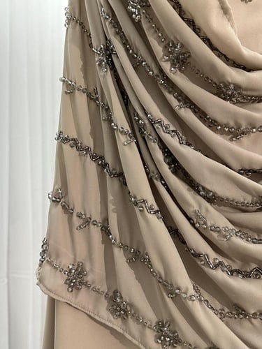 فستان باربي وشيفون جورجيت المزين بالتطريز اليدوي ع...