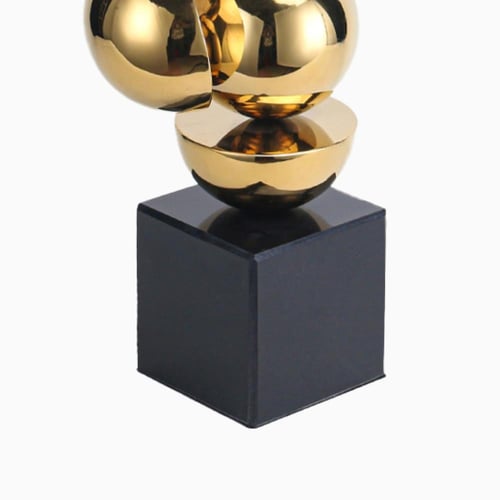 اكسسوار اسود مع كرات ذهبية T5093