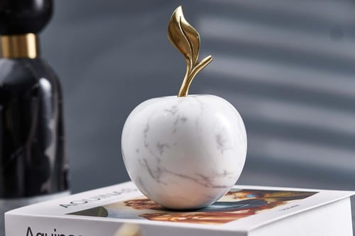 تفاحة رخامية