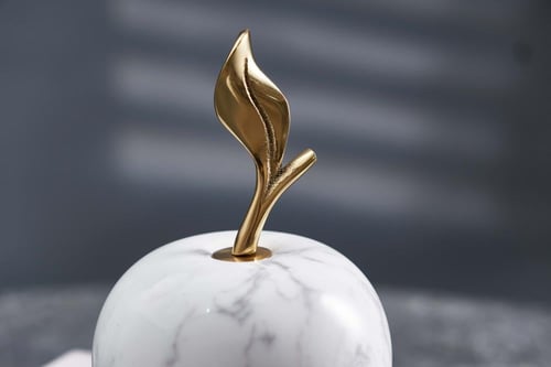 تفاحة رخامية