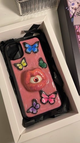 Butterfly lips