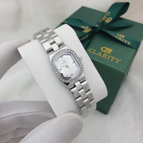 ساعة نسائية من الستيل ماركة كليرتي