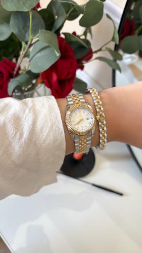 طقم نسائي من كليرتي ساعه فضي