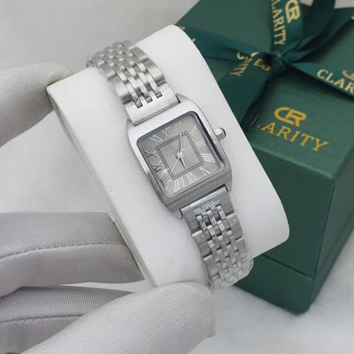 ساعة نسائية من الستيل بتصميم الكارتير