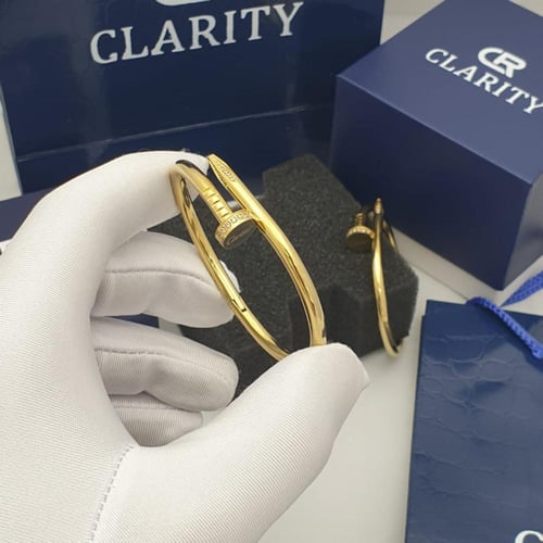 طقم نسائي من الستيل ماركة كليرتي