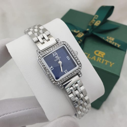 طقم نسائي من الستيل ماركة كليرتي