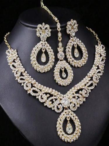 4 قطع من طقم المجوهرات الأنيق والفاخر المكون من ال...