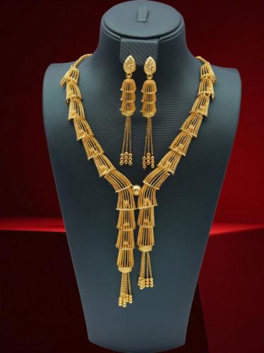 طقم مجوهرات من سبيكة النحاس مطلية بالذهب عيار 24 ق...