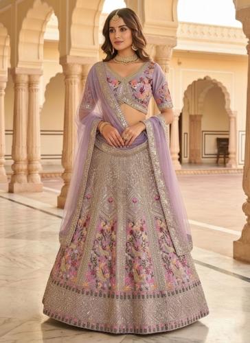 رومانسية ملكية تخطف الأنظار