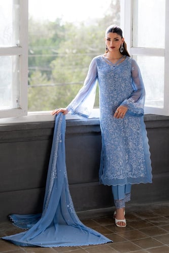 نسيم البحيرة أزرق فاتح