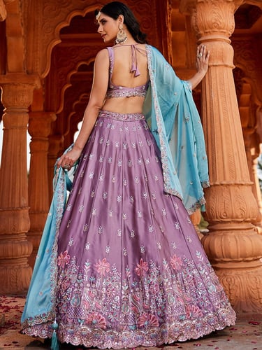 سحر الألوان الشرقية ساري هندي ملكي بأربعة تصاميم ف...