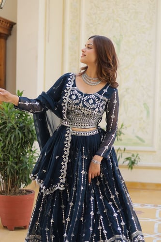 ساري هندي لمسة ملكية ساحرة