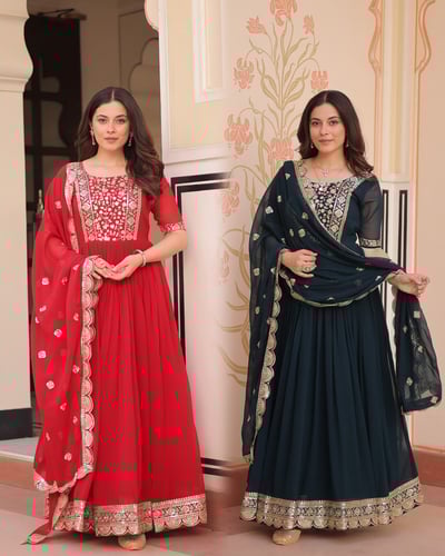 اختاري بين دفء الورد وأسرار الزمرد طقمك يصنع الفرق