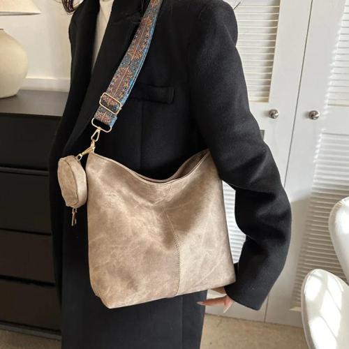 حقيبة كتف نسائية كلاسيكية