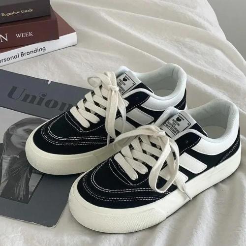 Casual shoe for women