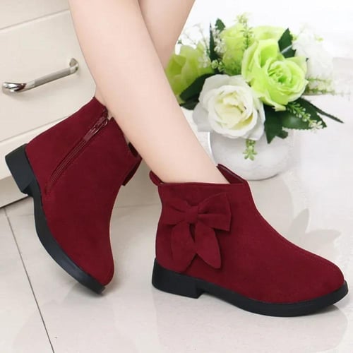 أحذية رياضية جلد