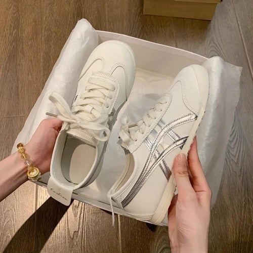 أحذية قماشية مسطحة