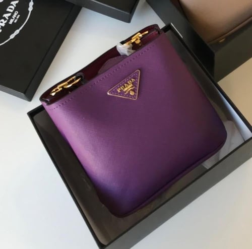 شنطة ماركة برادا درجة اولى