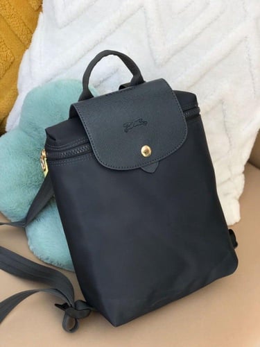 شنطة نسائية كبيرة