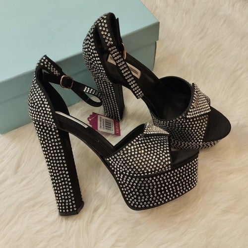 كعب اسود نسائي