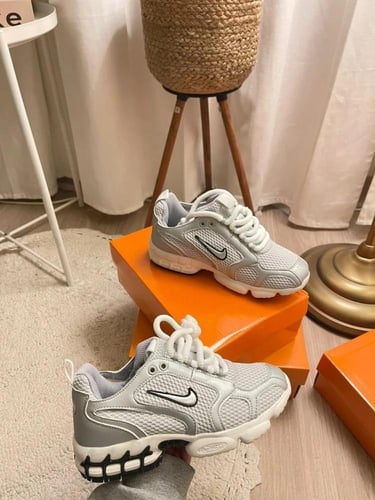 حذاء رياضي للمشي نسائي نايكي