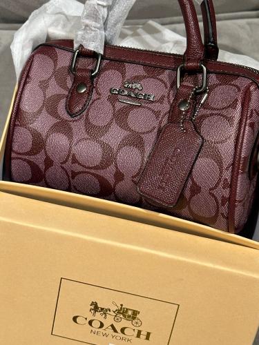 شنطه كوتش نسائية