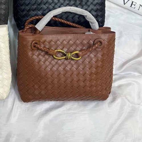 حقيبة نسائية بوتيجا راقية