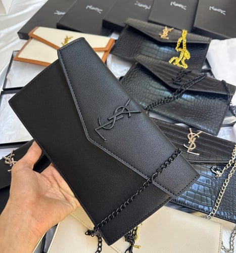 باوتش سان لوران نسائي