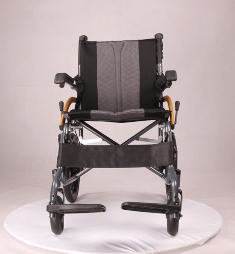 كرسي متحرك خفيف الوزن ذهبي