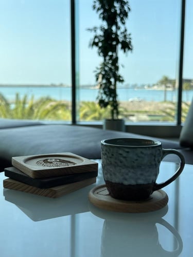 قاعدة كوب خشبية مربعة فيروز