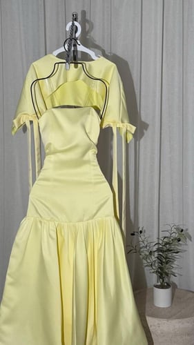 فستان قصير تفته ليموني